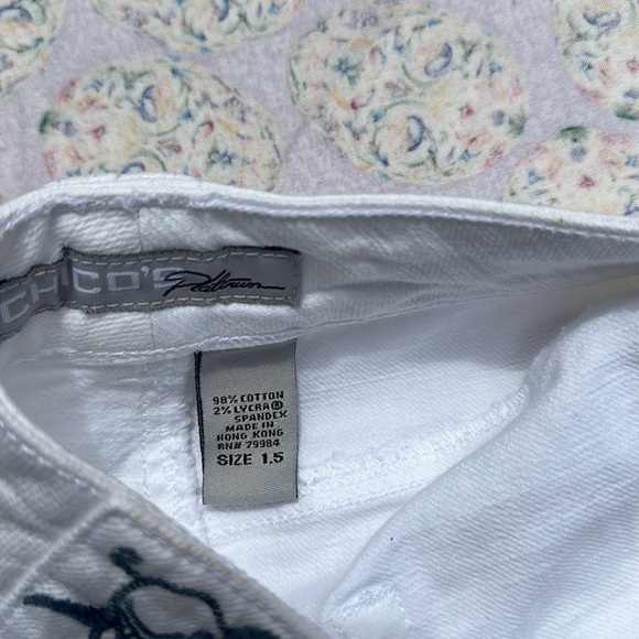 Chicos Platinum Darlene Crop pant white with navy embroidery details Size 1.5 - Picture 6 of 12